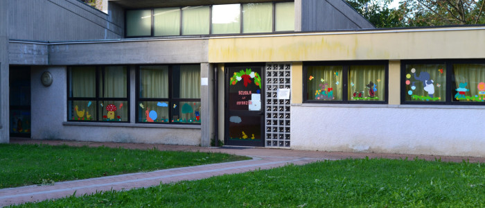 Scuola dell'Infanzia di cristo Risorto, veduta esterna