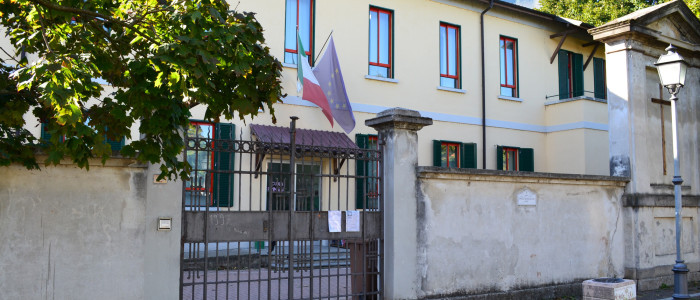 Scuola Primaria di Groppello, veduta esterna